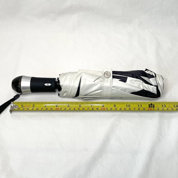 Camellia Umbrella Black & White NIB ☂️ - Picture 10 of 13